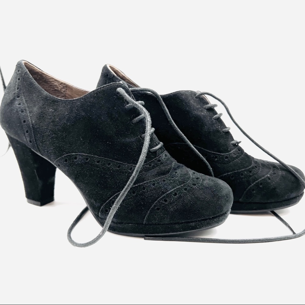 TO BE. Women’s Leather Suede Oxford Heels. Sz 38 (6). Black Laces 3” heel